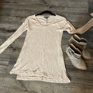 A Pea in the Pod Maternity Shirt